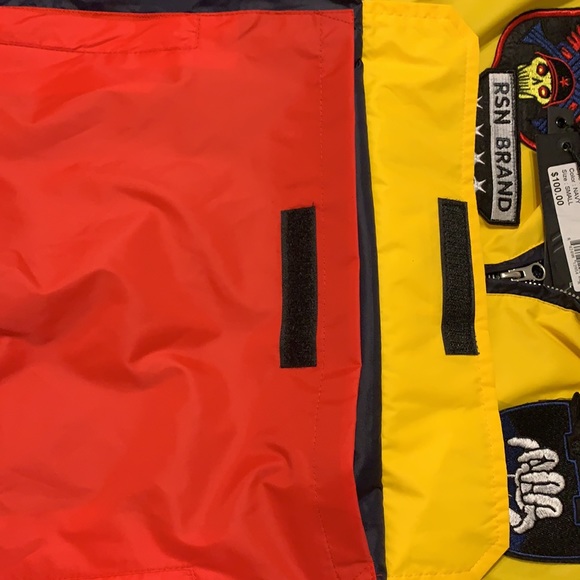 REASON embroidered windbreaker.Pockets included. Size S - Picture 5 of 5